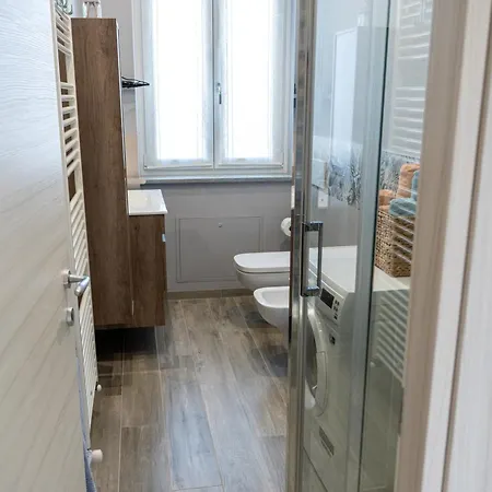 Rayan Alba,langhe ,vino E Tartufo * ألبا