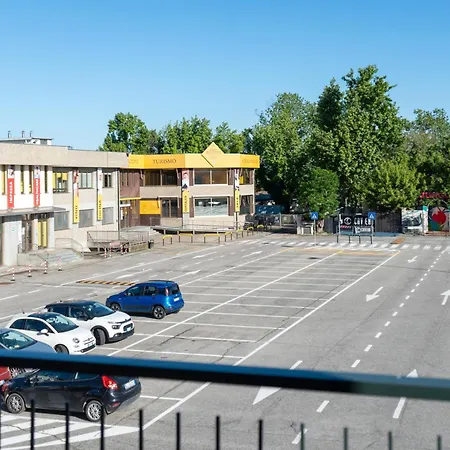 Appartamento Rayan,Alba Langhe Ac Parcheggio Wifi Appartement