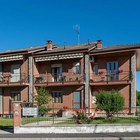 Appartement Appartamento Rayan,Alba Langhe Ac Parcheggio Wifi